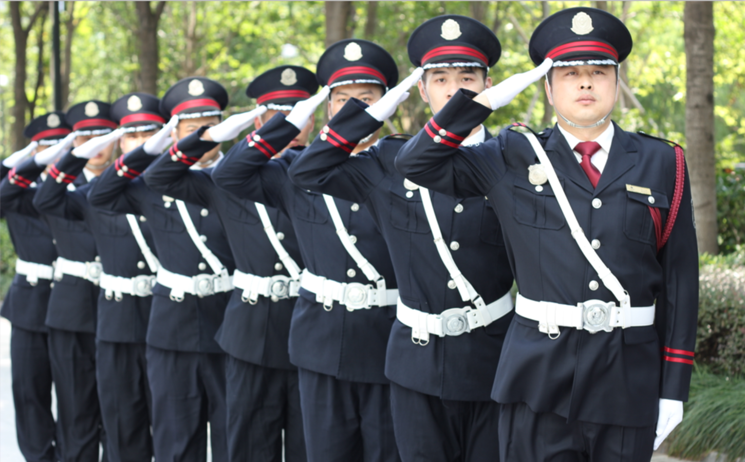 贴心服务 建行管家：建行省分行领导表彰欧博游戏物业服务团队